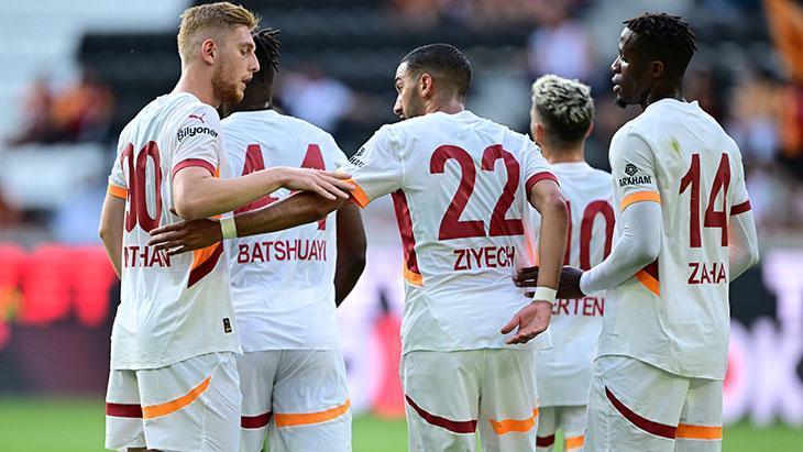 Galatasaray’da yıldız futbolcuyla yollar ayrılıyor! Menajeri yönetimle görüştü