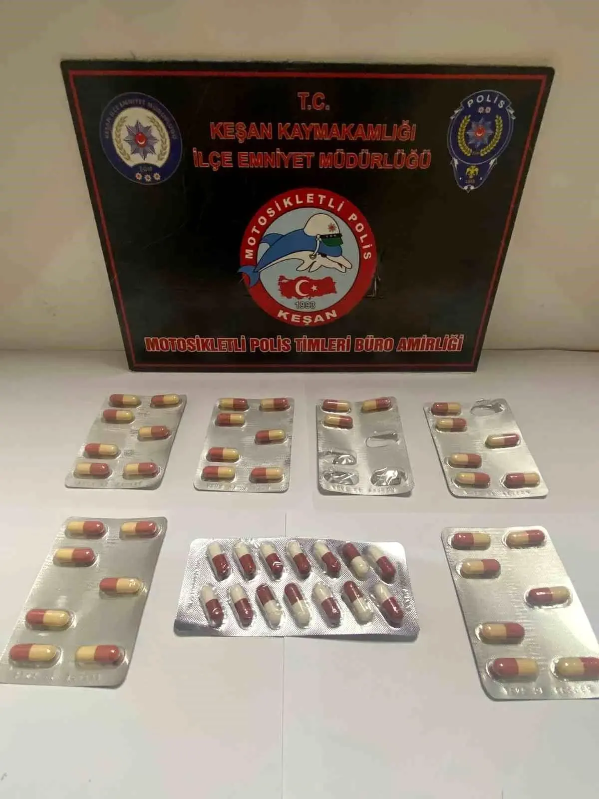 edirnede sentetik ecza ele gecirildi DPbsMFp4.jpg