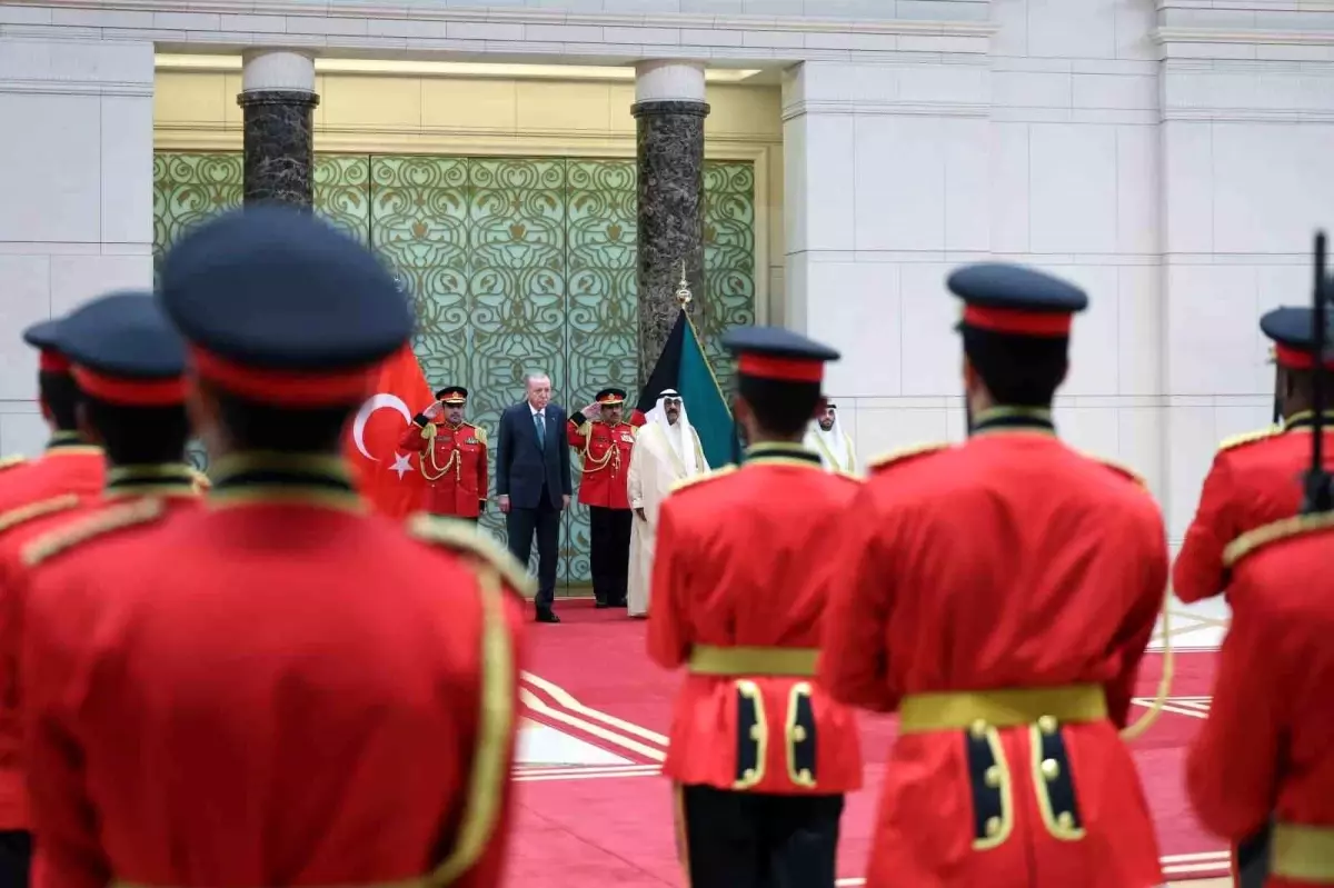 erdogan kuveytte resmi torenle karsilandi Jxib4IGF.jpg