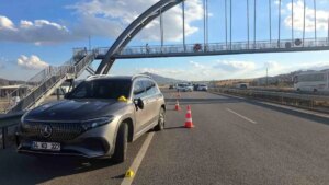 gaziantepte yolun karsisina gecerken otomobilin carptigi cocuk hayatini kaybetti X8wLExNb.jpg