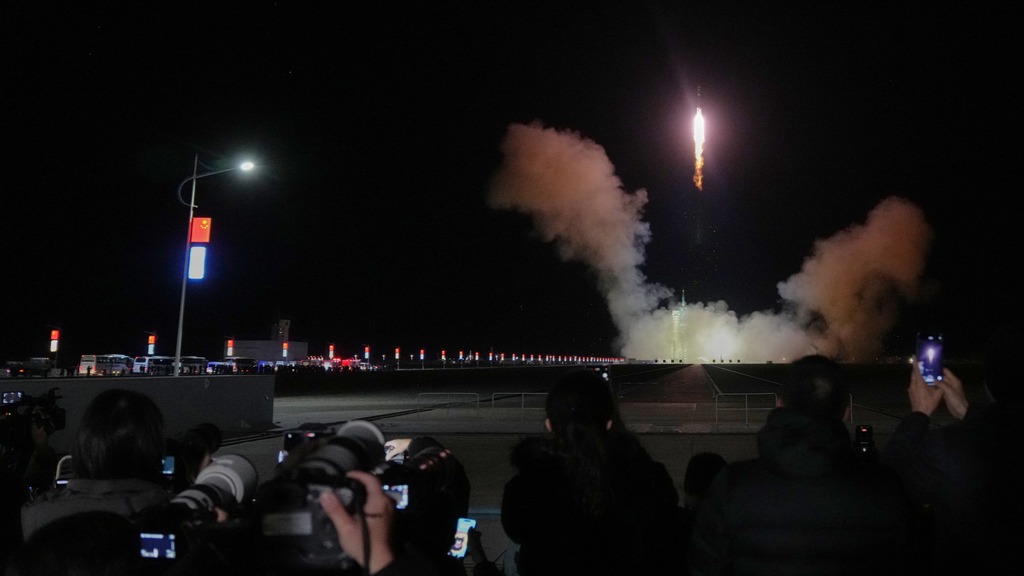 Çin’in yeni uyduları uzay keşfine başladı