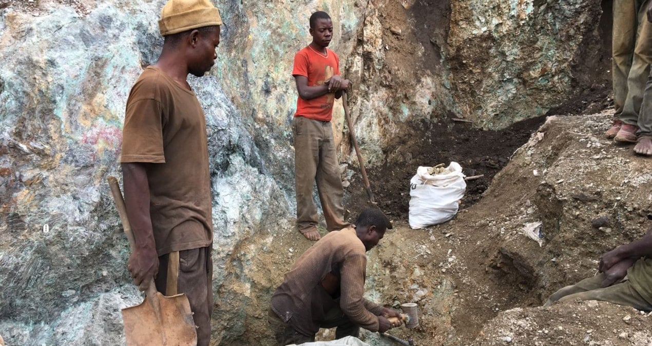 Dünya rezervinin yüzde 72’sine sahipler! İlkel madencilikle bin ton kobalt ürettiler