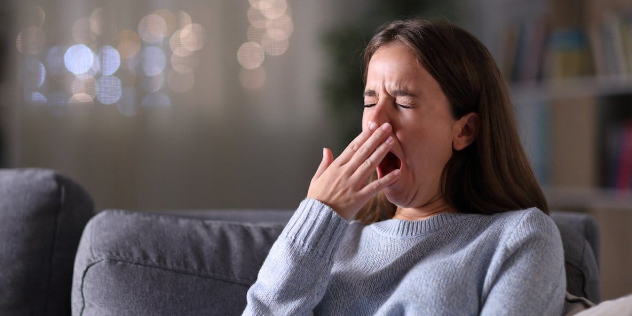 Esnemeyi  sadece uyku belirtisi mi sanıyorsunuz? Beyninizin “yeniden başlat” tuşu olabilir