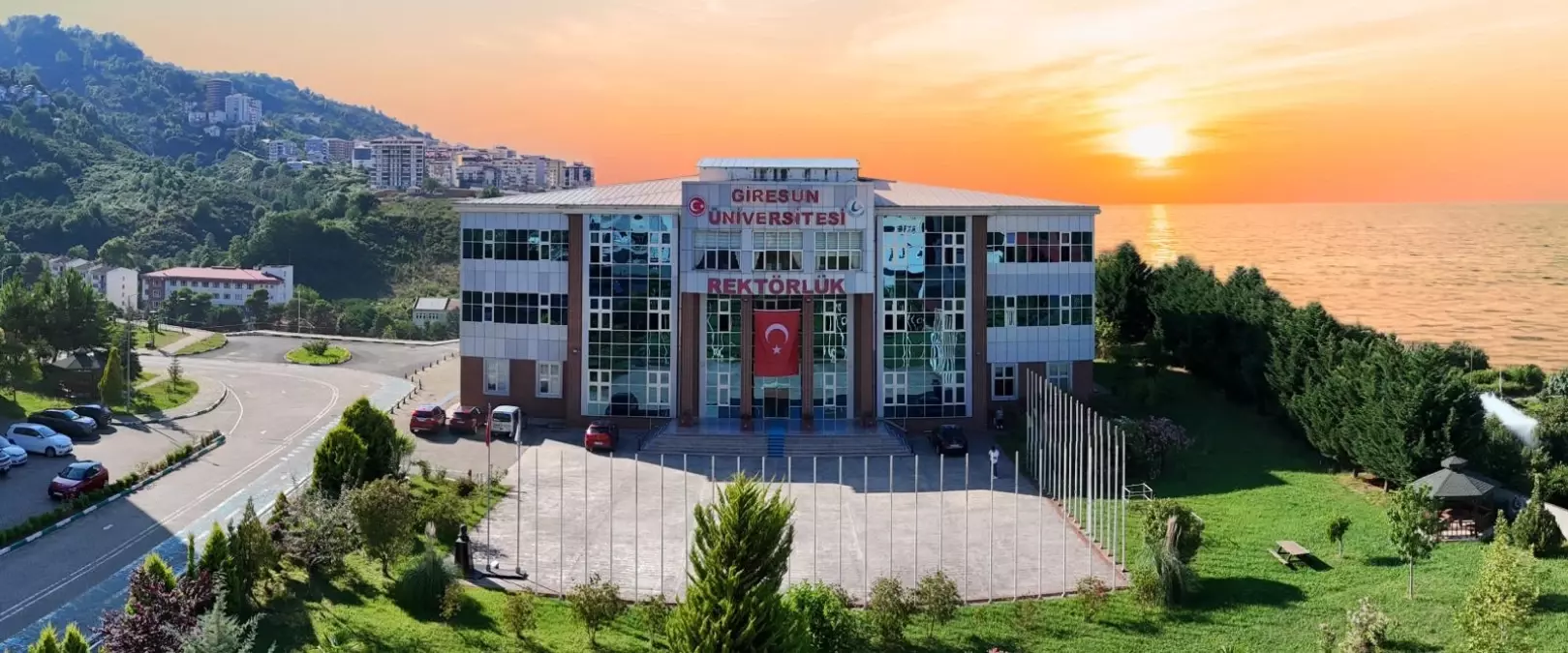 Giresun Üniversitesi Eski Rektörü Cevdet Coşkun ve Arkadaşları Beraat Etti