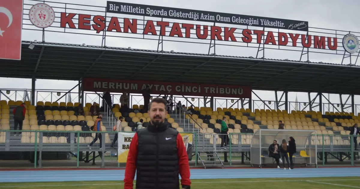 Müzikten sahaya uzanan yolculuk… Keşanlı müzisyen yıllar sonra futbola döndü