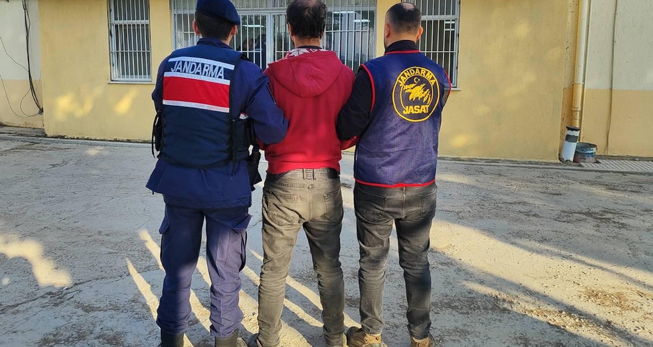 Çiftçilerin eşyalarını gasbeden firari hükümlü yakalandı: 26 yıl hapis cezası vardı