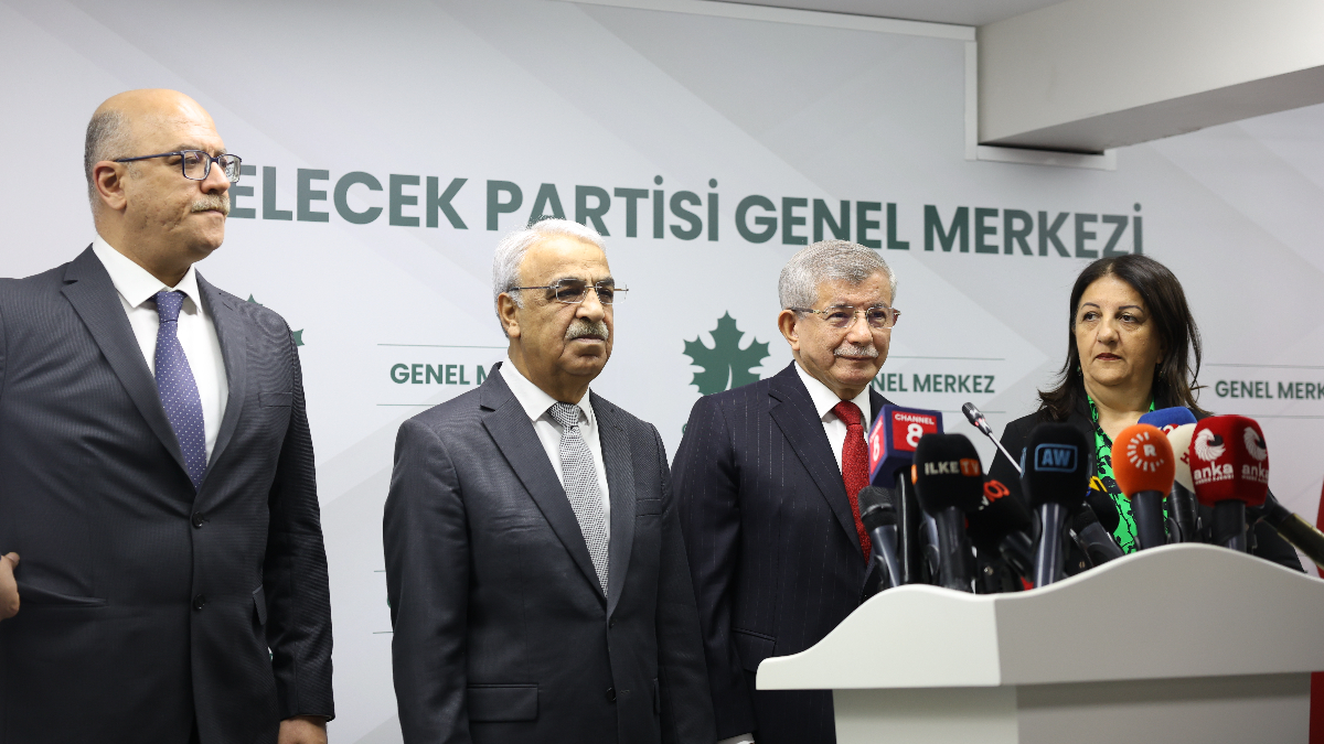 DEM Parti’nin İmralı heyeti Gelecek Partisi’ni ziyaret etti