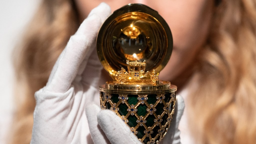 James Bond Ahtapot yumurtası kolyesini çalıp yutan kişi tutuklandı