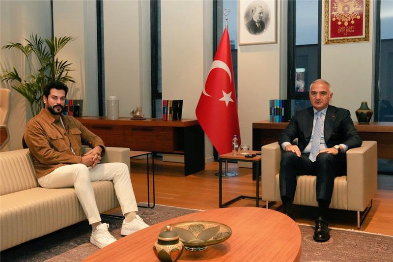 Oyuncu Burak Özçivit’ten Kültür ve Turizm Bakanı Mehmet Nuri Ersoy’a ziyaret