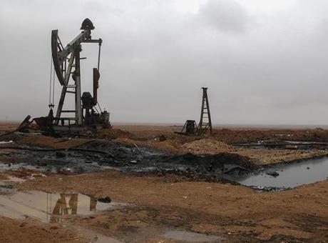 Suriye'de terör örgütü YPG'den alınan bölgelerde petrol çıkarılmaya başlandı