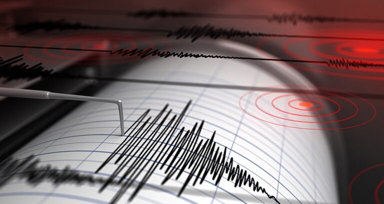 son-dakika-akdenizde-deprem-afaddan-kritik-aciklama-AhU5ncD3
