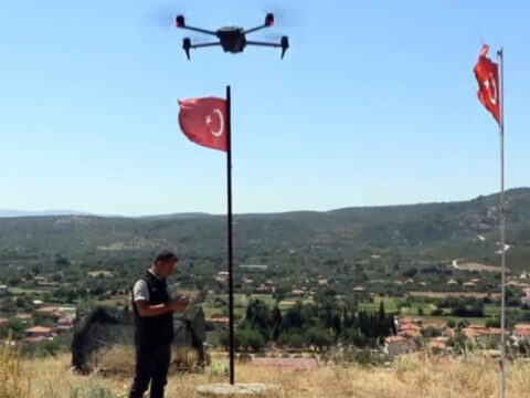Orman yangini alarmi muglada dronlarla havadan anlik takip basladi dezTFkQ9